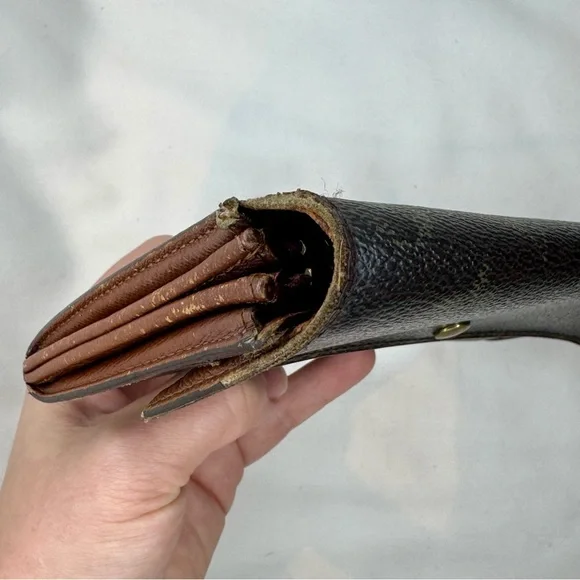 Louis Vuittton Monogram Sarah Long Wallet - Excellent Interior - Picture 7 of 15